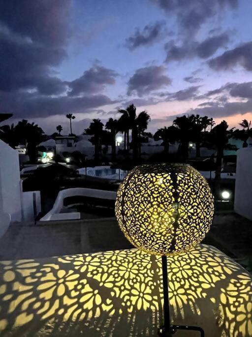 Precioso Rincon Entre El Mar Y Los Volcanes Costa Teguise Exterior photo